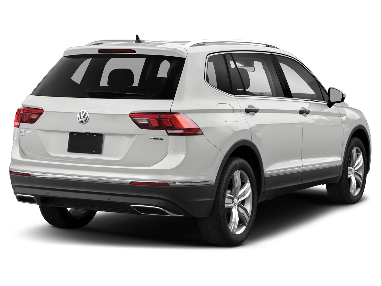 Used 2018 Volkswagen Tiguan SE with VIN 3VV2B7AX7JM119560 for sale in Barnstable, MA