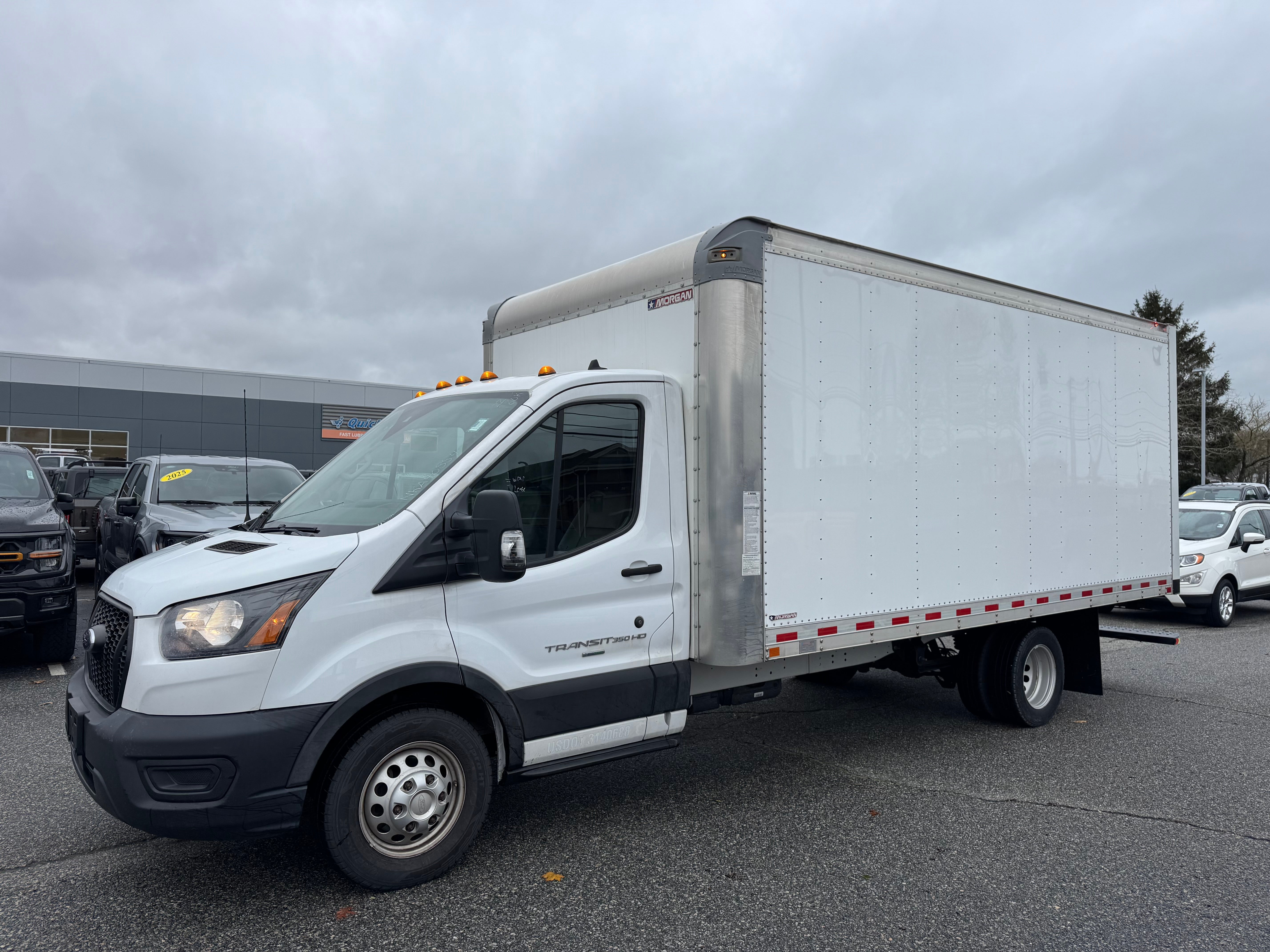 2022 Ford Transit-350 Base BOX TRUCK
