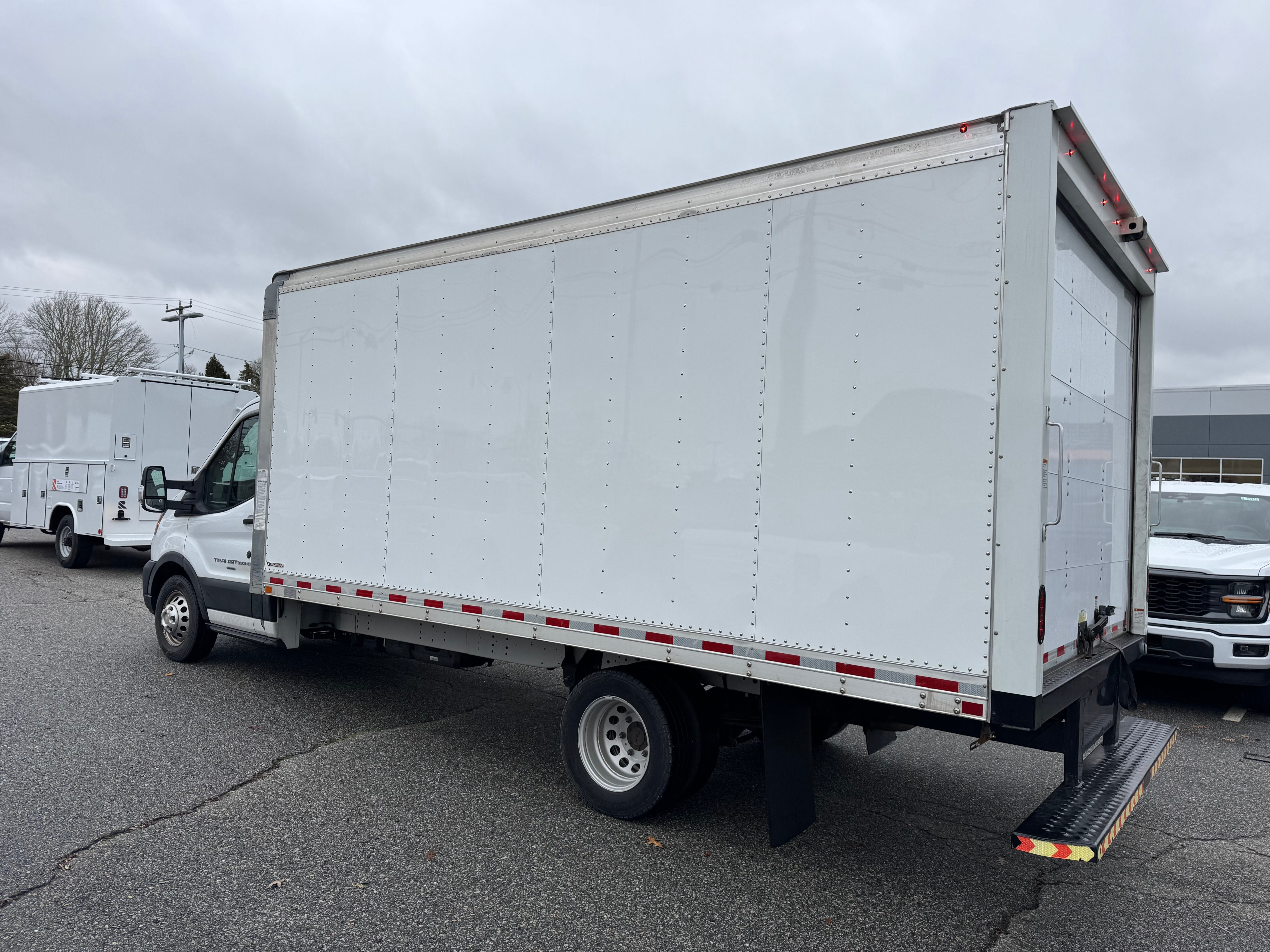 2022 Ford Transit-350 Base BOX TRUCK
