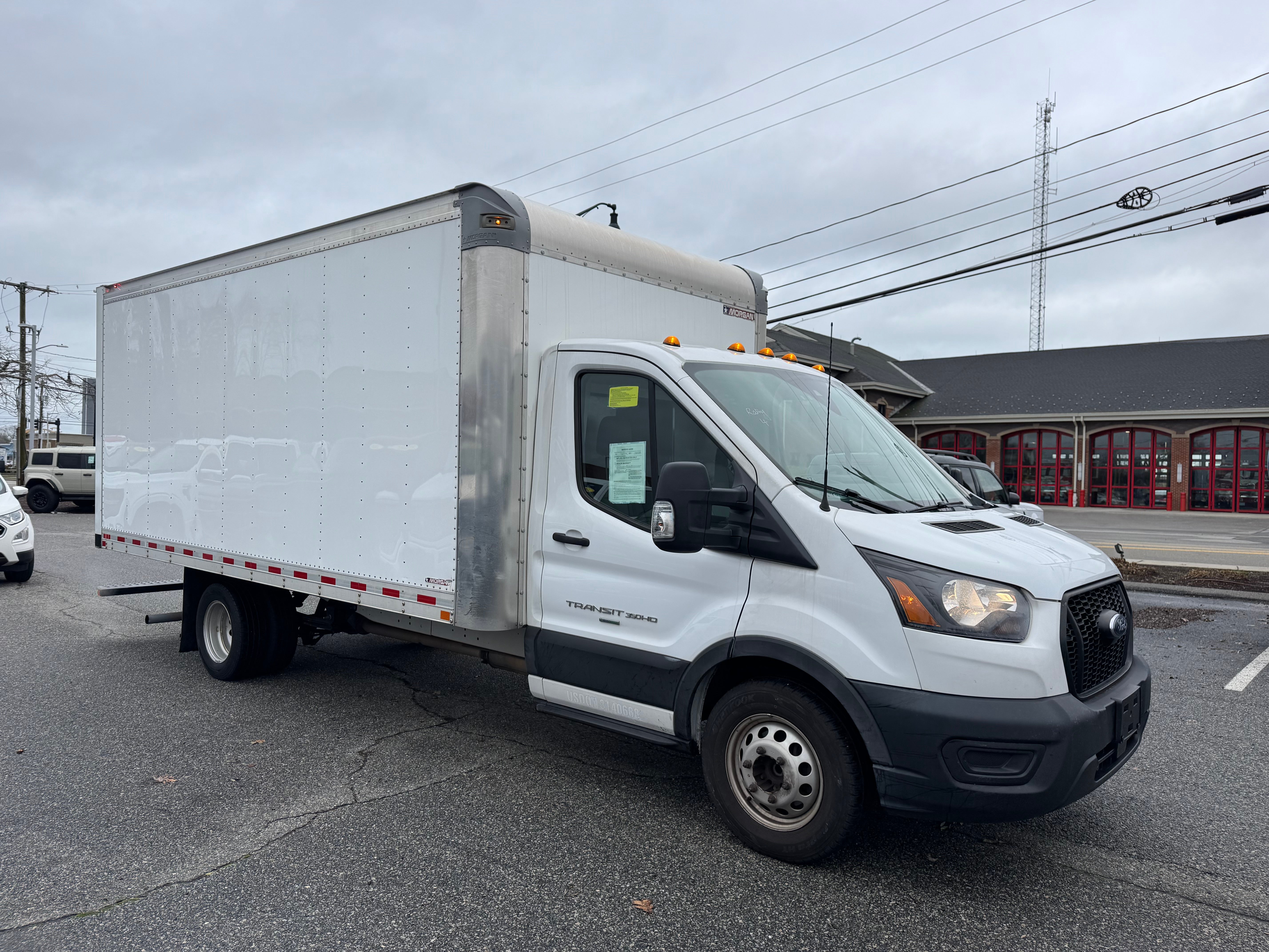 2022 Ford Transit-350 Base BOX TRUCK