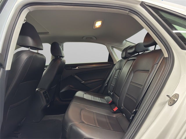 2020 Volkswagen Passat 2.0T R-Line