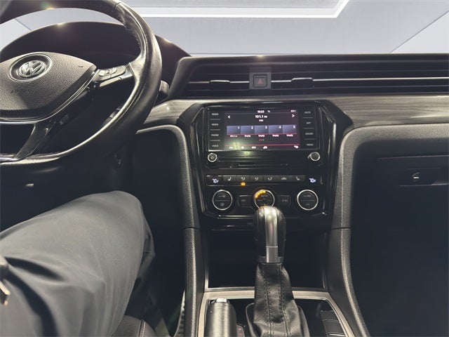2020 Volkswagen Passat 2.0T R-Line