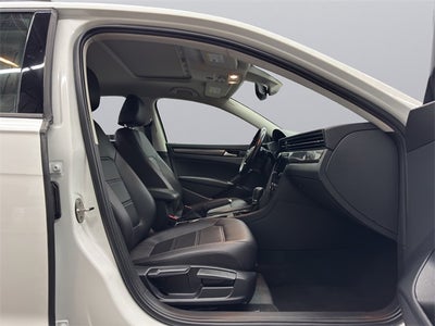 2020 Volkswagen Passat 2.0T R-Line