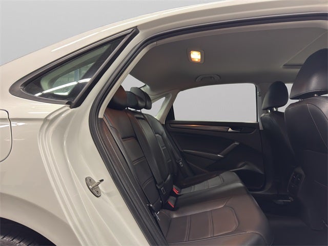 2020 Volkswagen Passat 2.0T R-Line