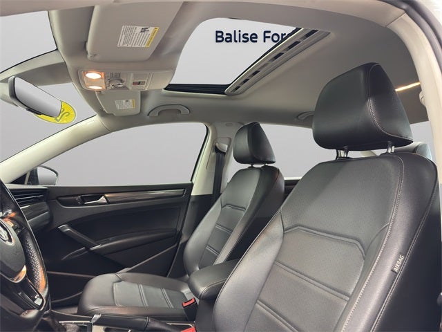 2020 Volkswagen Passat 2.0T R-Line