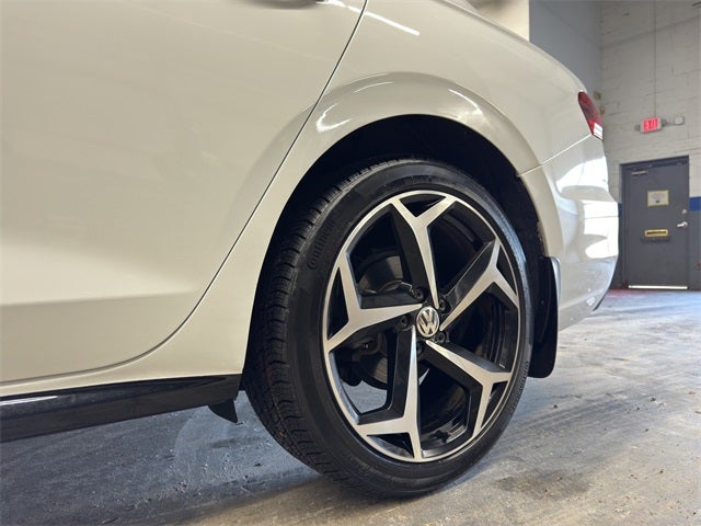 2020 Volkswagen Passat 2.0T R-Line