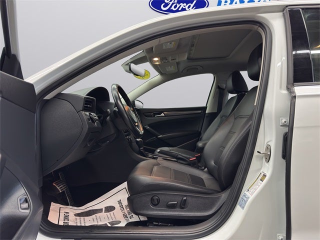 2020 Volkswagen Passat 2.0T R-Line