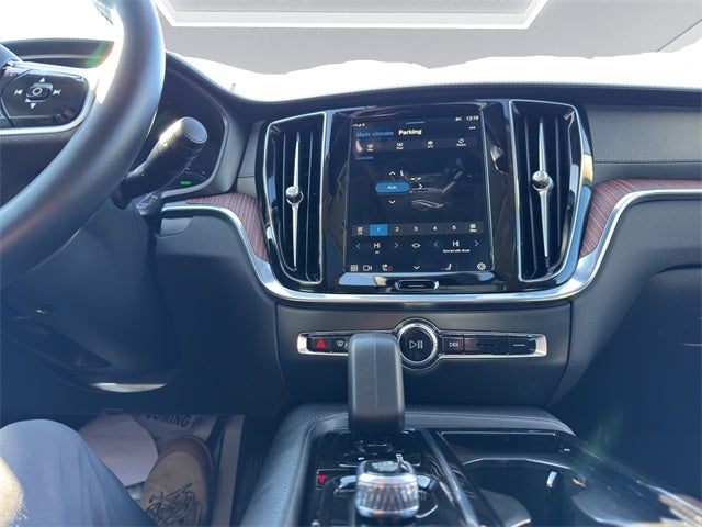 2025 Volvo S60 Plug-In Hybrid T8 Ultra