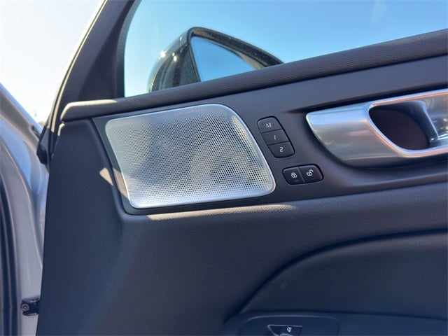 2025 Volvo S60 Plug-In Hybrid T8 Ultra