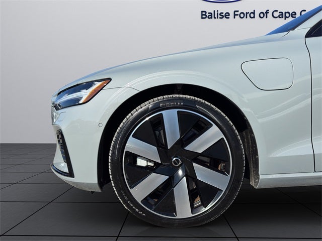 2025 Volvo S60 Plug-In Hybrid T8 Ultra