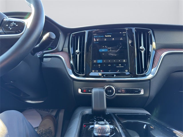 2025 Volvo S60 Plug-In Hybrid T8 Ultra