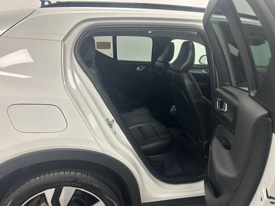 2025 Volvo XC40 B5 Plus Dark Theme