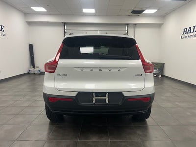 2025 Volvo XC40 B5 Plus Dark Theme